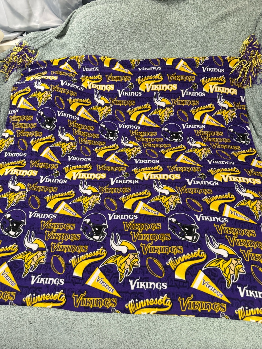 Minnesota Vikings 58” X 63” Fleece Throw With Purple & Gold Pom Poms